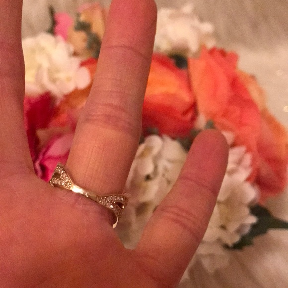 Genuine swarovski brand gold ring - Picture 6 of 8